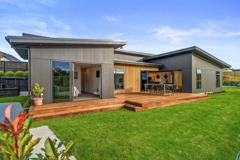 Photo of property in 64 Les Wakefield Road, Mapua, 7005