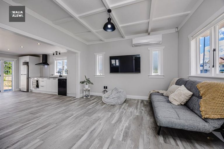 Photo of property in 22 Henderson Avenue, Tuakau, 2121