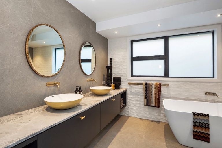 Photo of property in 165b Oceanbeach Road, Mount Maunganui, 3116