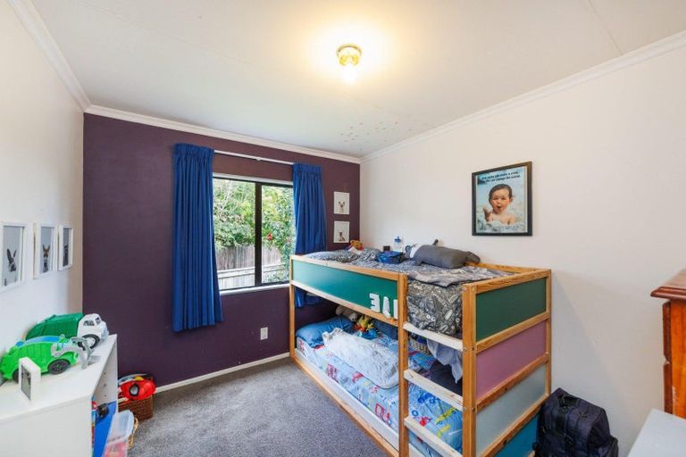 Photo of property in 27 Newton Place, Westbrook, Palmerston North, 4412