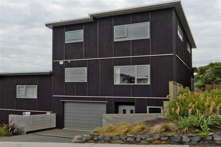 Photo of property in 3b Woodhouse Avenue, Karori, Wellington, 6012