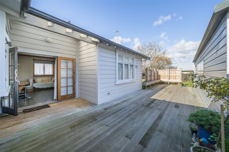Photo of property in 34 Argyle Avenue, Takaro, Palmerston North, 4410