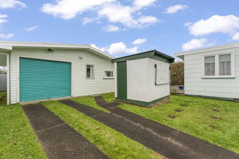 Photo of property in 27 Ashford Avenue, Hokowhitu, Palmerston North, 4410