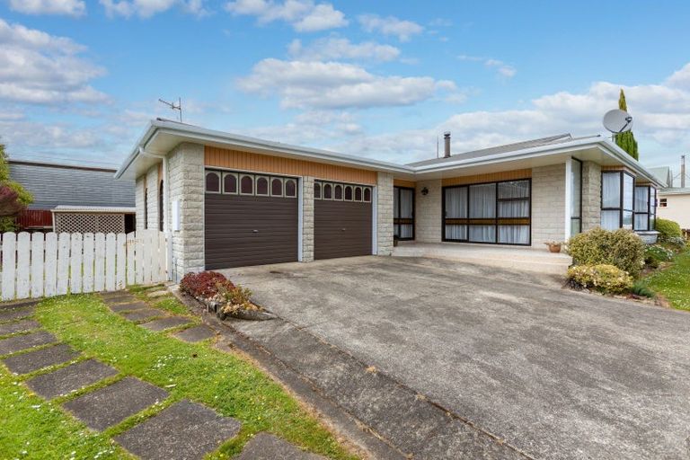 Photo of property in 74 Ormond Street, Woodville, 4920