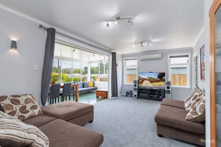 Photo of property in 3 Benge Crescent, Clouston Park, Upper Hutt, 5018