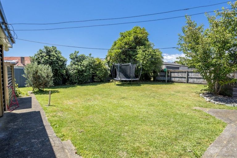 Photo of property in 27 Wilton Street, Levin, 5510