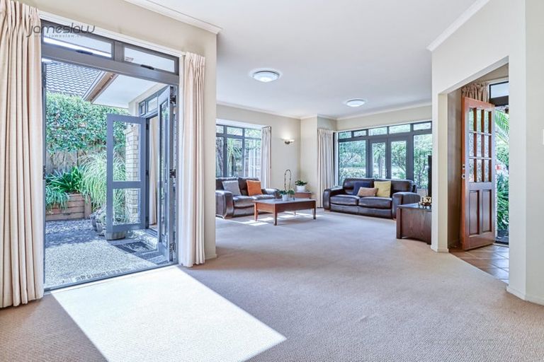 Photo of property in 198 Kyle Road, Greenhithe, Auckland, 0632