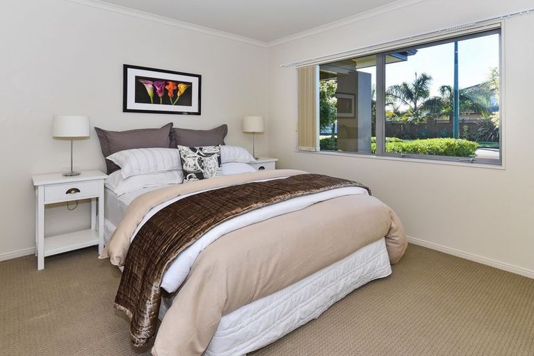 Photo of property in 6 Stranraer Crescent, Wattle Downs, Auckland, 2103