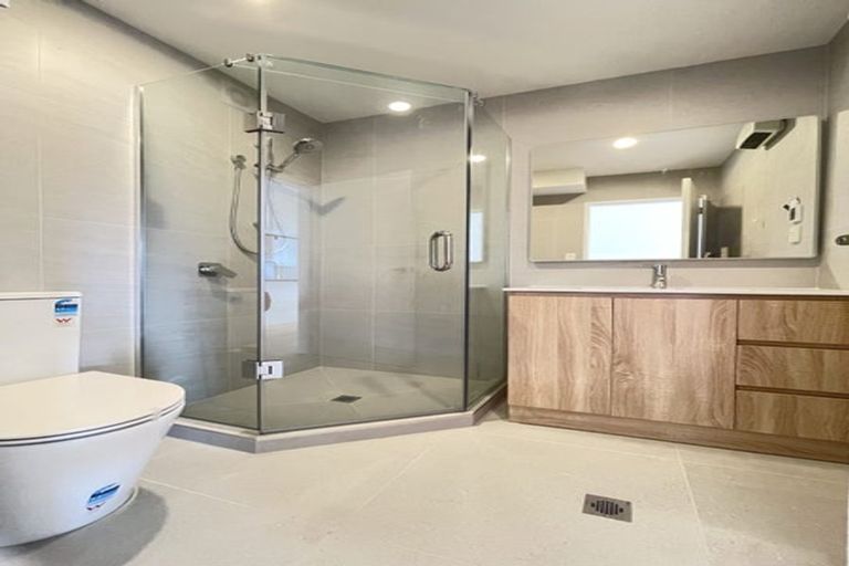 Photo of property in 20d Edwards Avenue, Henderson, Auckland, 0610