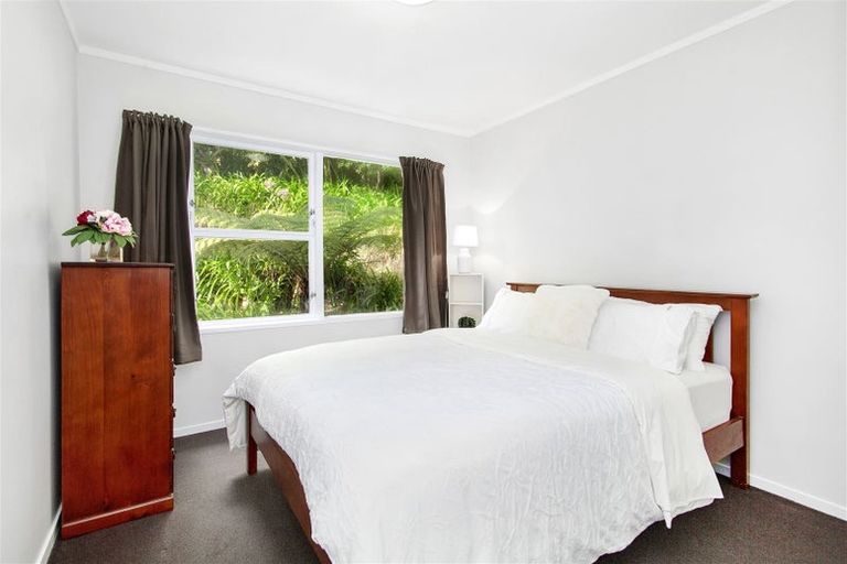 Photo of property in 78 Churton Drive, Churton Park, Wellington, 6037