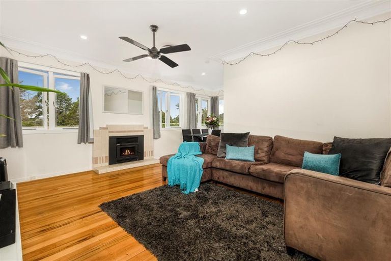 Photo of property in 1/60 Racecourse Road, Waiuku, 2123