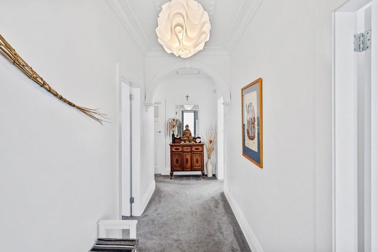 Photo of property in 23 Shortland Street, Regent, Whangarei, 0112