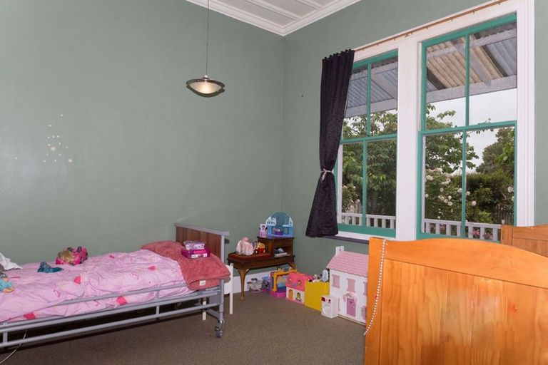 Photo of property in 11 Edward Street, Dannevirke, 4930