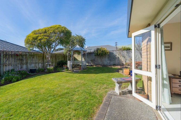 Photo of property in 22 Barrett Drive, Waikanae Beach, Waikanae, 5036