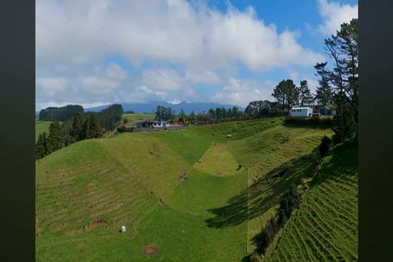 Photo of property in 350 Awai Road, Tarurutangi, New Plymouth, 4372
