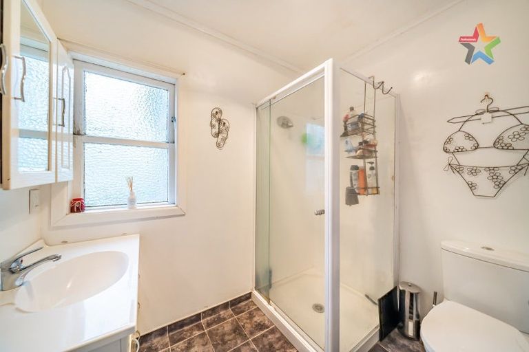 Photo of property in 12 Heath Grove, Waiwhetu, Lower Hutt, 5010