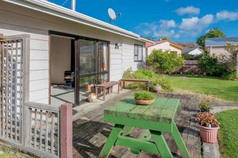 Photo of property in 5 Old Coach Road South, Otaki Beach, Otaki, 5512