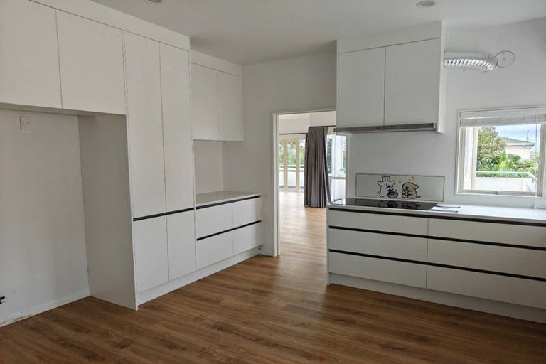 Photo of property in 42 Sharon Road, Waiake, Auckland, 0630