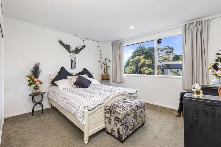Photo of property in 2/10 Abbeygate Street, Birkdale, Auckland, 0626