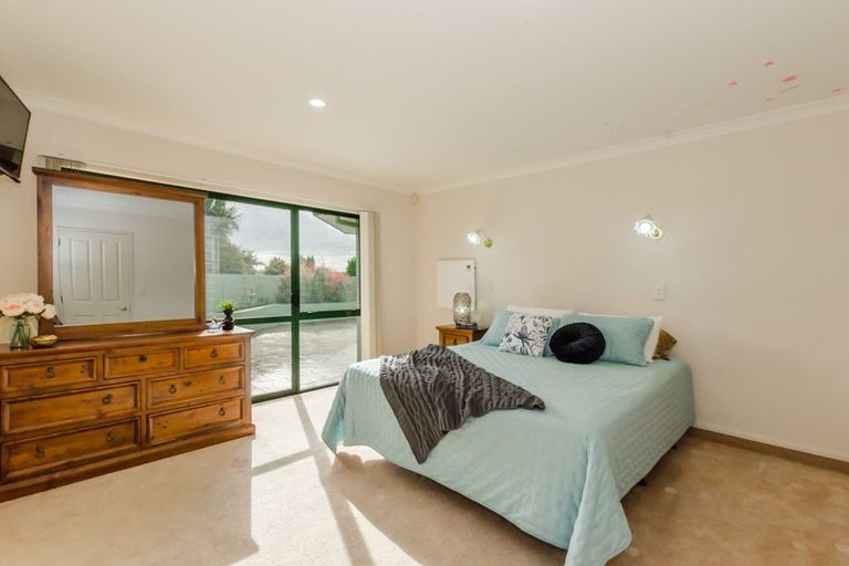 Photo of property in 2 Millennium Hill, Paraparaumu, 5032