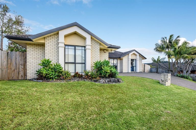 Photo of property in 4 Chelmsley Avenue, Henderson, Auckland, 0612