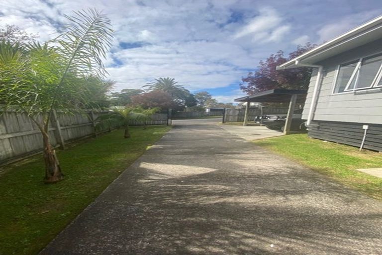 Photo of property in 16 Garton Drive, Massey, Auckland, 0614
