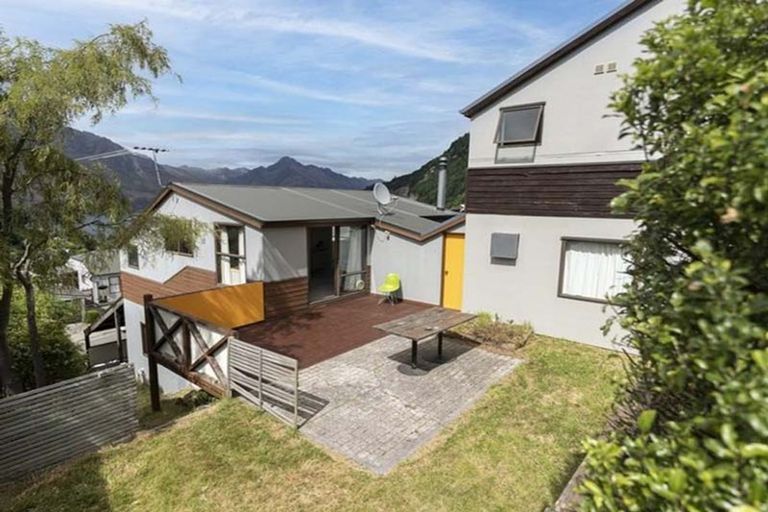 Photo of property in 9a Dart Place, Fernhill, Queenstown, 9300