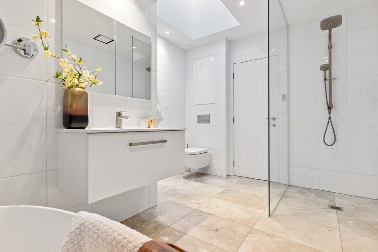 Photo of property in 38 Porterfield Road, Whitford, Howick, 2571