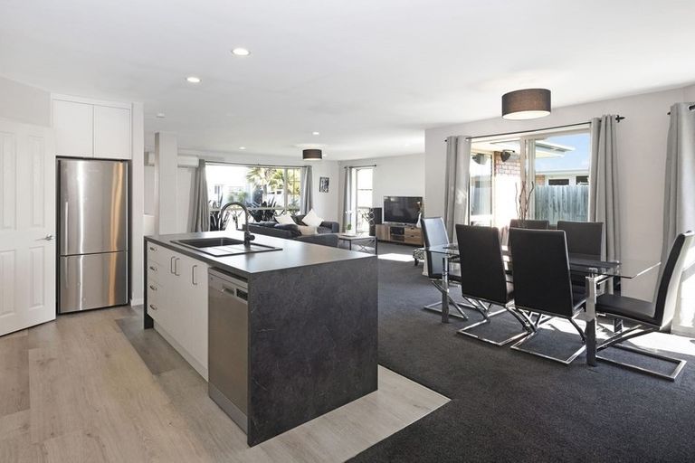 Photo of property in 21 Havana Gardens, Shirley, Christchurch, 8052