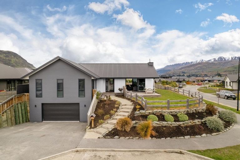 Photo of property in 14 Violet Way, Lower Shotover, Queenstown, 9304
