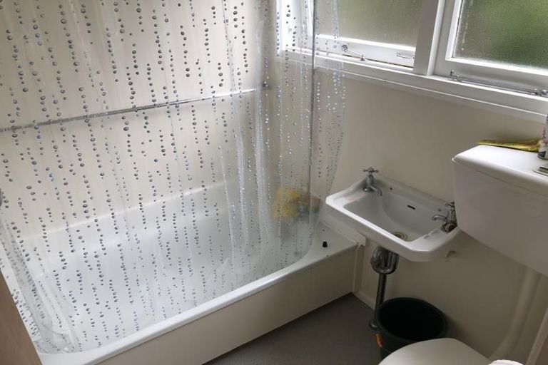 Photo of property in 1-20/27 Whites Line West, Woburn, Lower Hutt, 5010