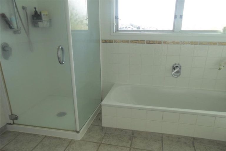 Photo of property in 5 Kilduff Place, Mairangi Bay, Auckland, 0630