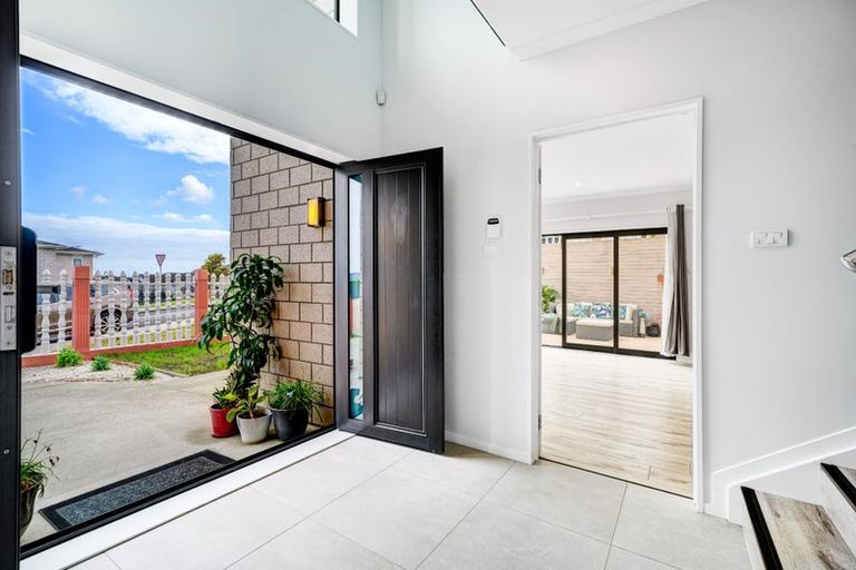 Photo of property in 31 Shibata Rise, Ranui, Auckland, 0612