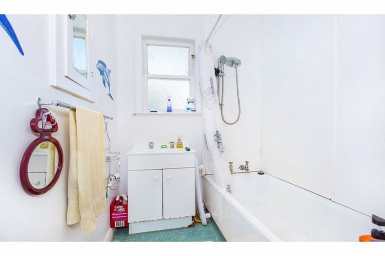 Photo of property in 84 Great South Road, Huntly, 3700