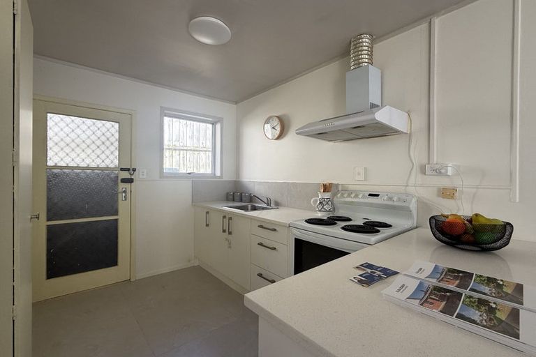 Photo of property in 1/14 Aotea Road, Glen Eden, Auckland, 0602