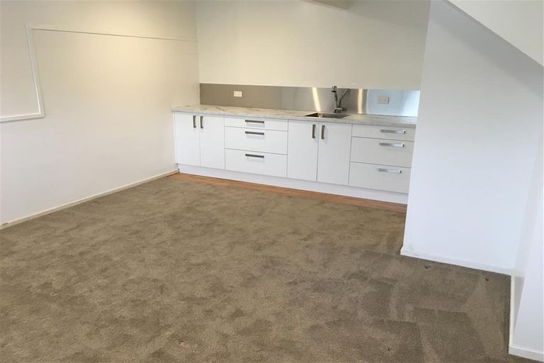 Photo of property in 33 Archers Road, Hillcrest, Auckland, 0629