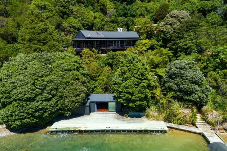 Photo of property in 363 Port Underwood Road, Whatamango Bay, Picton, 7281