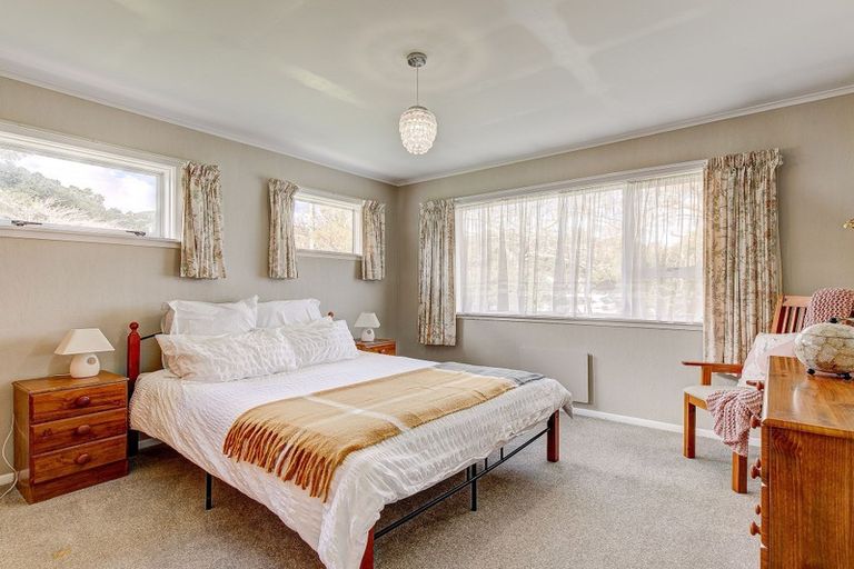 Photo of property in 17 Mclellan Street, Tawa, Wellington, 5028