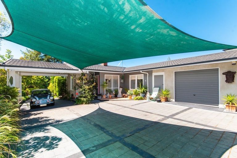 Photo of property in 44 Tauroa Road, Havelock North, 4130