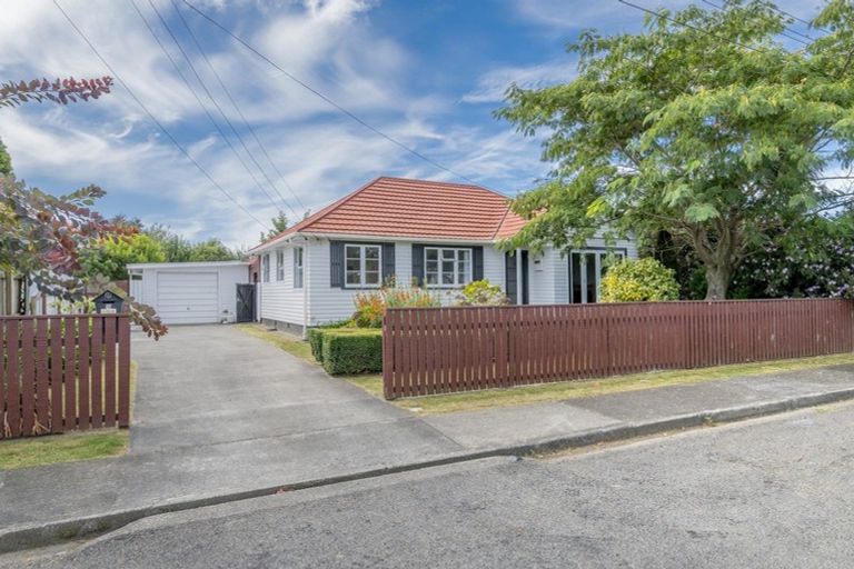 Photo of property in 13 Saint Annes Street, Levin, 5510