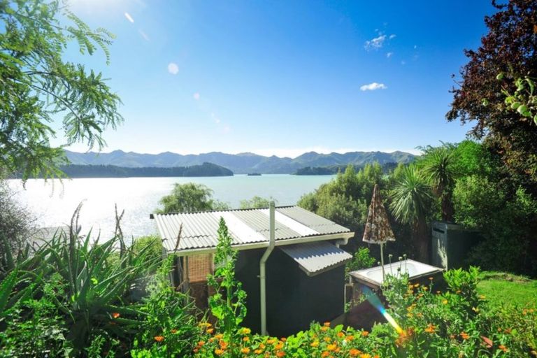 Photo of property in 25 Andersons Road, Charteris Bay, Governors Bay, 8971