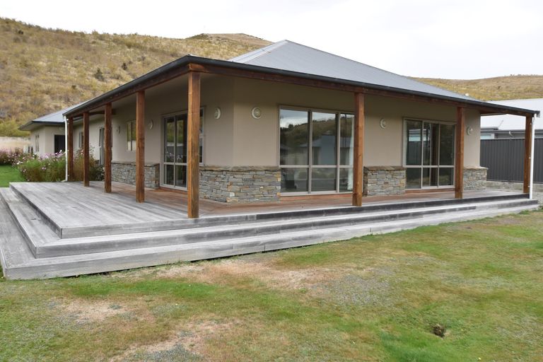 Photo of property in 17 Pinot Noir Court, Omarama, 9412