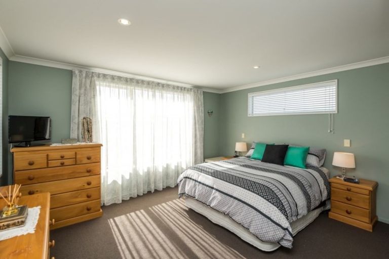 Photo of property in 48 Titirangi Crescent, Parklands, Christchurch, 8083