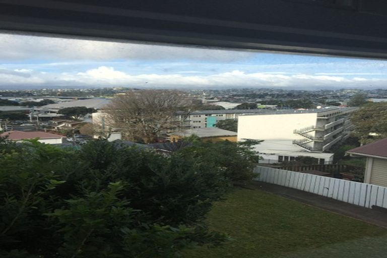 Photo of property in 21 Crawford Road, Kilbirnie, Wellington, 6022