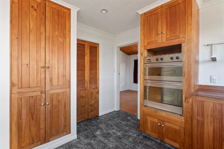 Photo of property in 5 Kinloch Place, Papakowhai, Porirua, 5024
