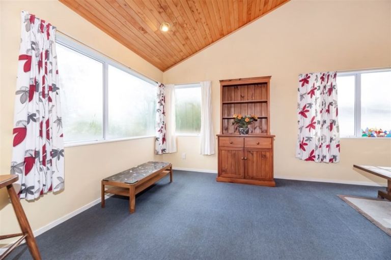 Photo of property in 1/6 Koromiko Street, New Lynn, Auckland, 0600