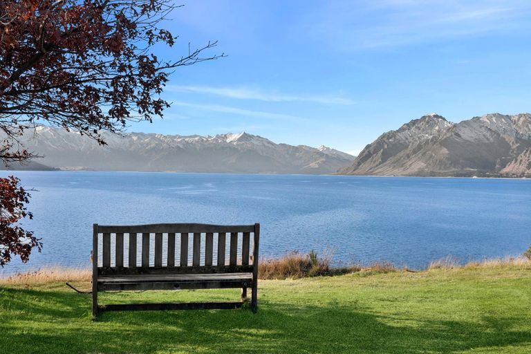 Photo of property in 19 Parry Crescent, Lake Hawea, Wanaka, 9382