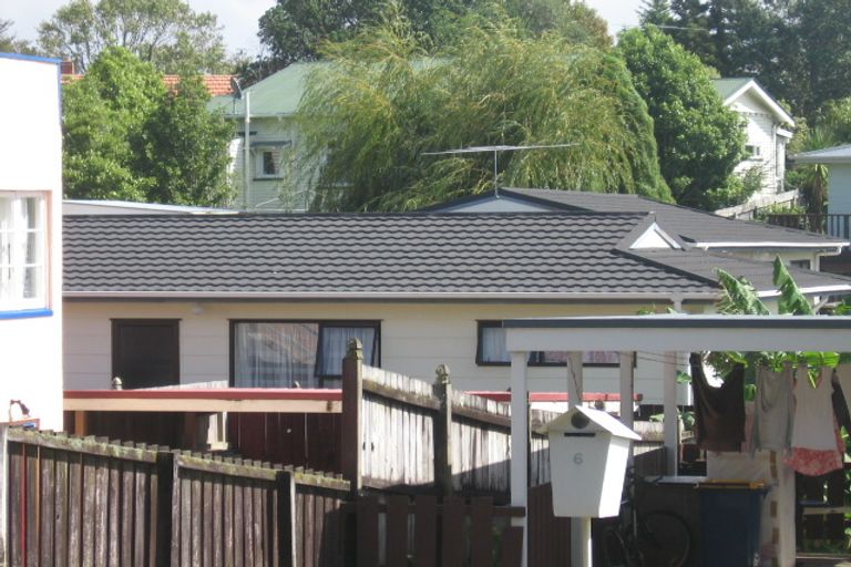 Photo of property in 1/4 Pine Street, New Lynn, Auckland, 0600