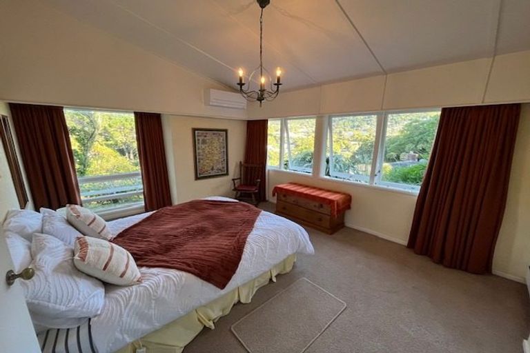 Photo of property in 18 Karachi Crescent, Khandallah, Wellington, 6035