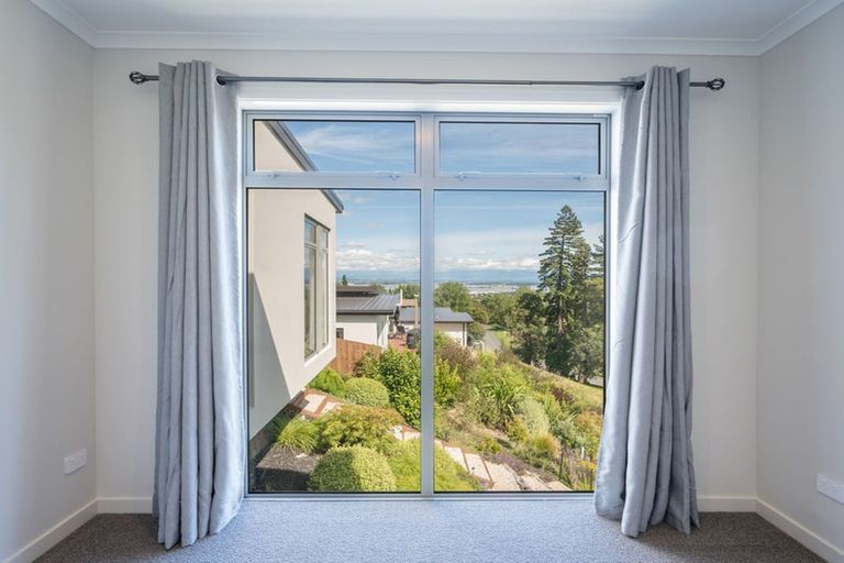 Photo of property in 22 Hill Tops Way, Stoke, Nelson, 7011